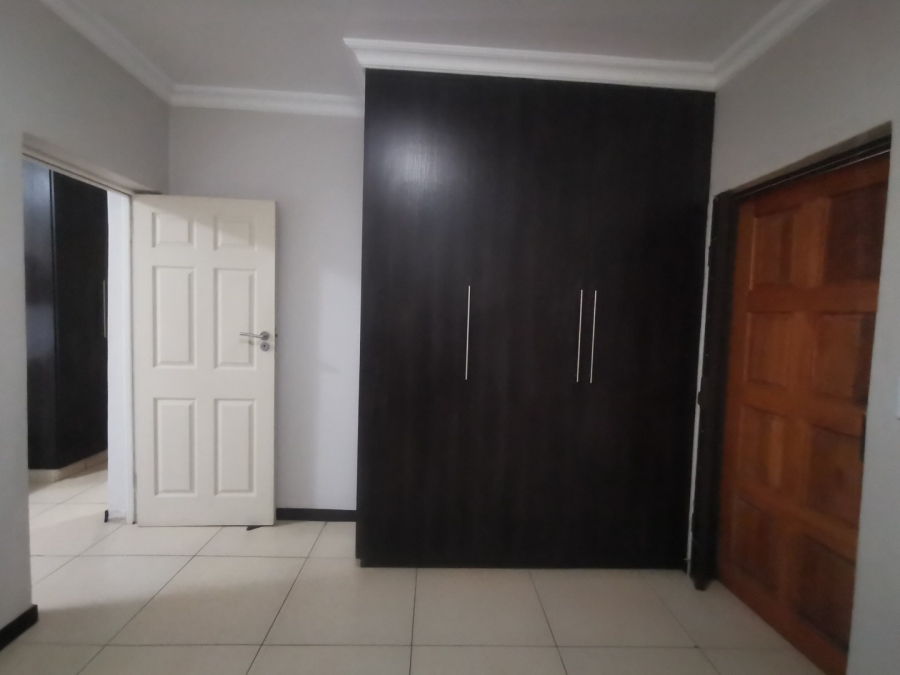 To Let 2 Bedroom Property for Rent in Bult South North West